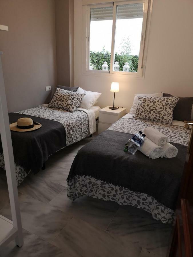 Gigantes Apartment Malaga Bagian luar foto