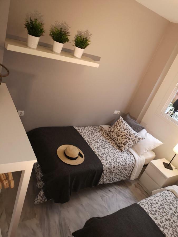 Gigantes Apartment Malaga Bagian luar foto