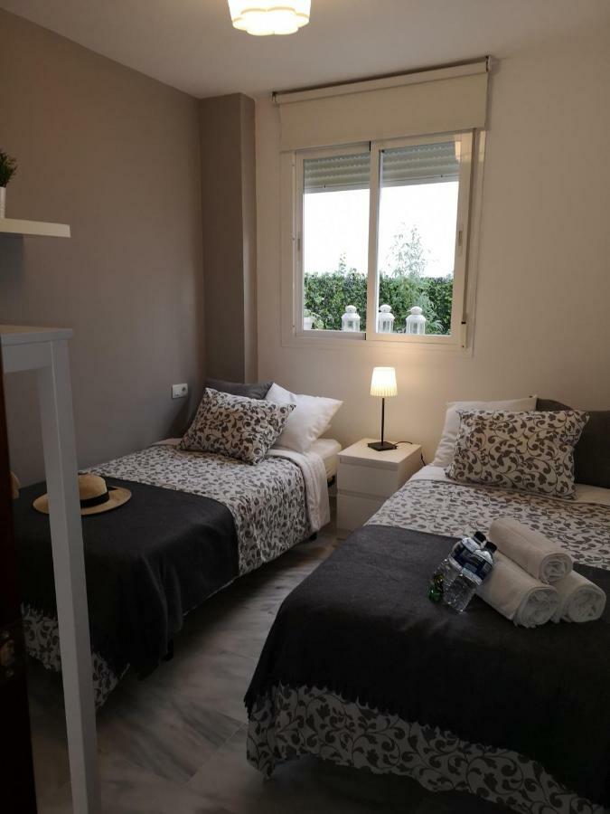 Gigantes Apartment Malaga Bagian luar foto
