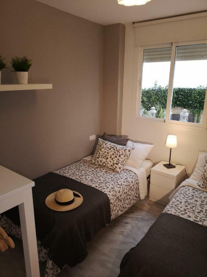 Gigantes Apartment Malaga Bagian luar foto
